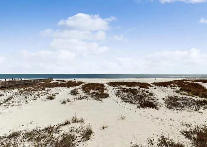 Large Gulf Front On The Near Restaurants & Activities *