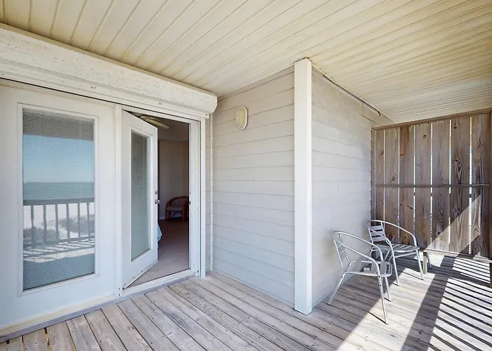 Large Gulf Front On The Near Restaurants & Activities Holiday home Gulf Shores